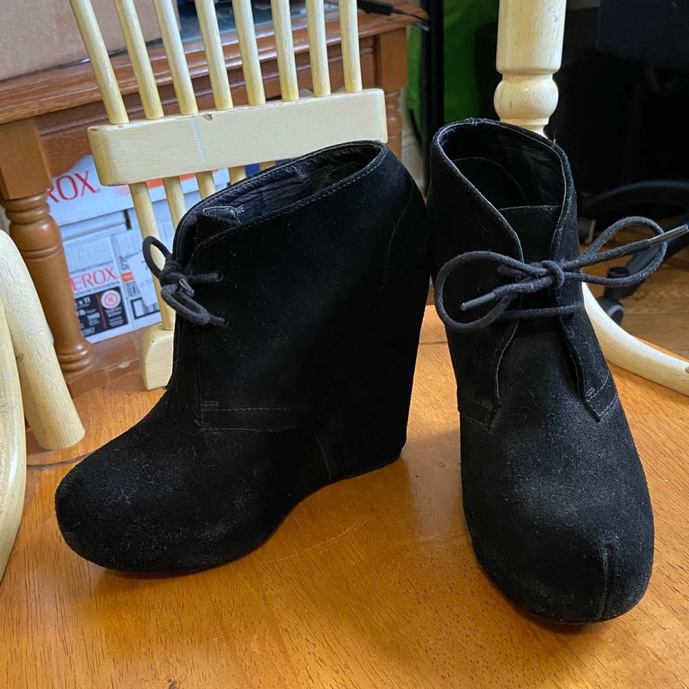 Steve Madden Annie Black Suede Booties